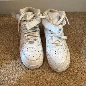 White Nike Air Force 1s, size 5 Youth